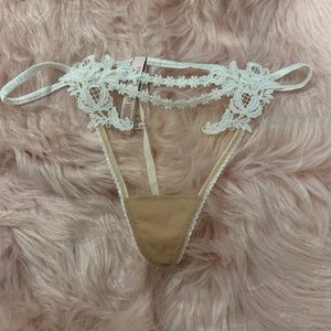 Victoria's Secret Mesh & Floral Embroidery V-String Thong -NWT